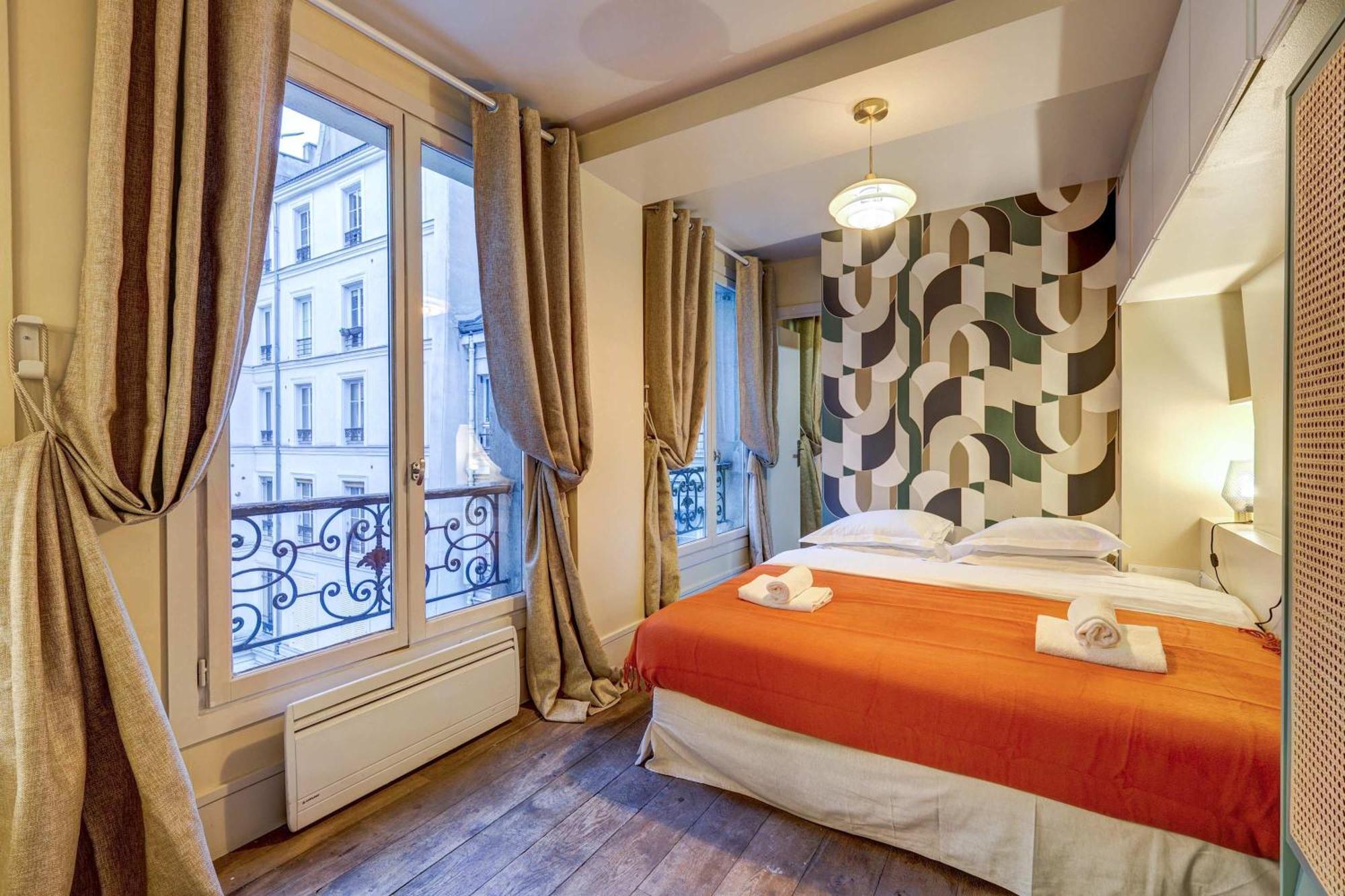 Le Marais - Les Halles Colorful & Modern 3bd Parijs