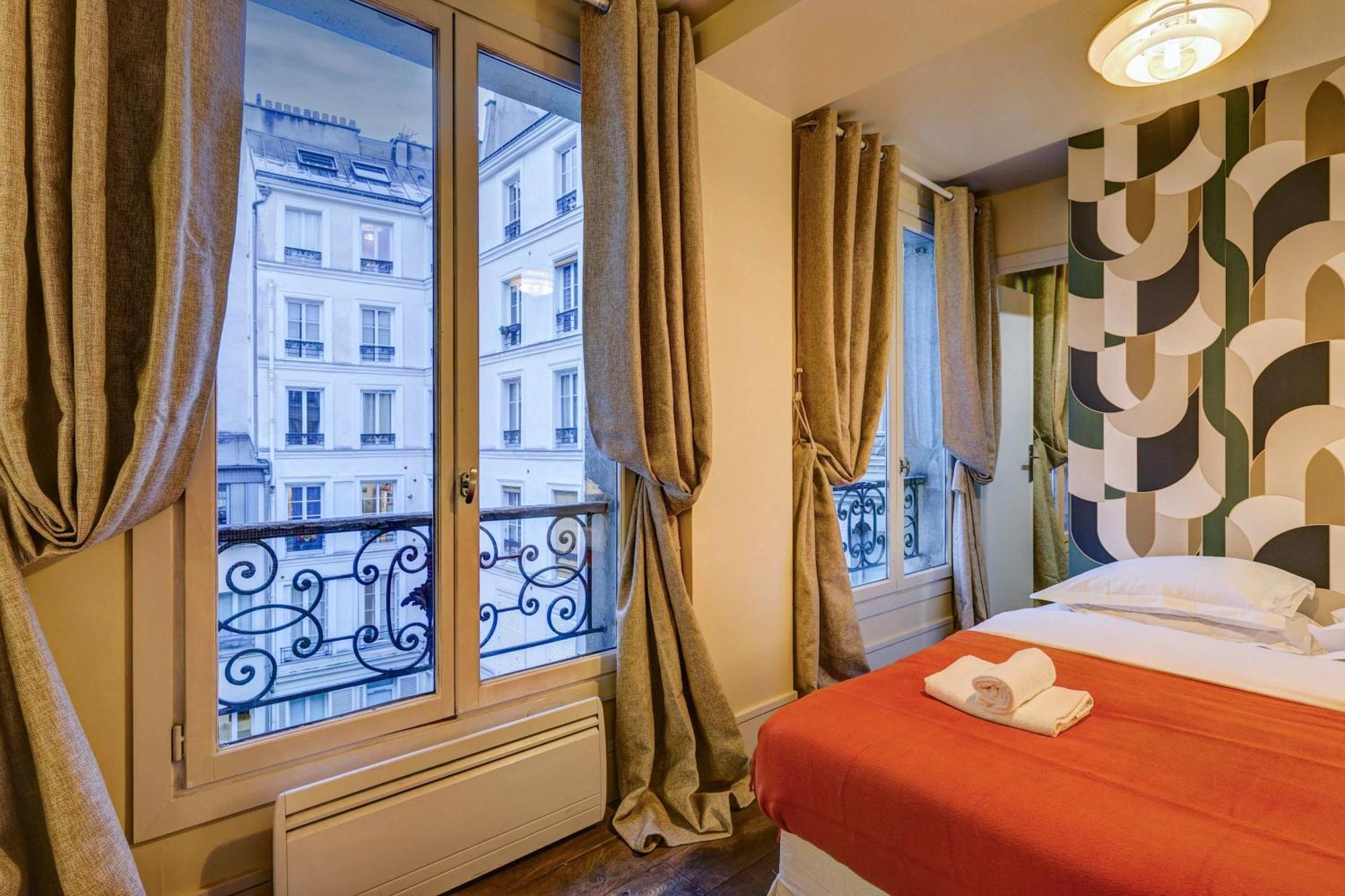 Le Marais - Les Halles Colorful & Modern 3bd *