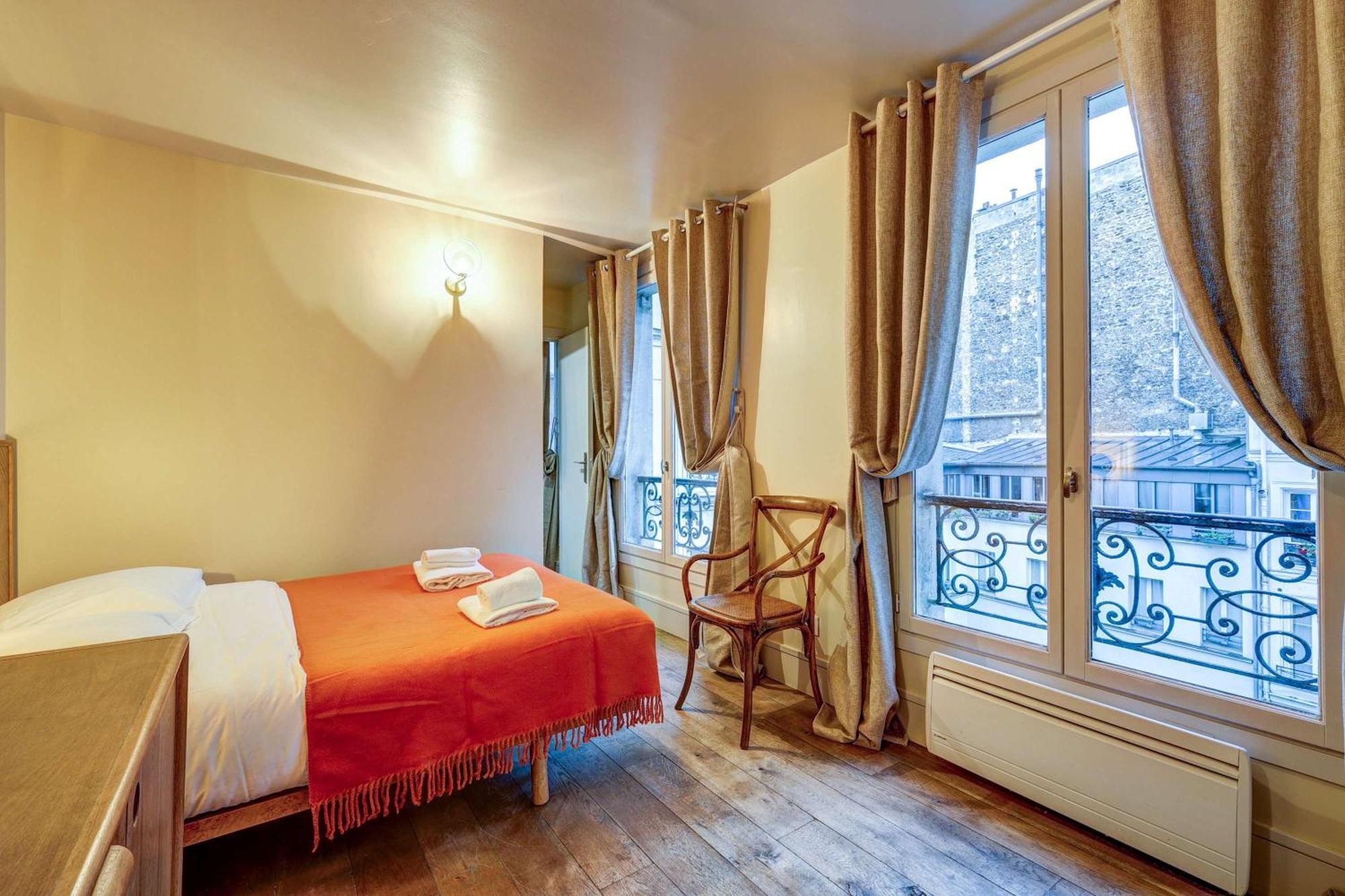 Le Marais - Les Halles Colorful & Modern 3bd *